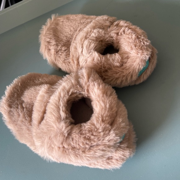 Kids Cozy Brown Slippers - Picture 2 of 4